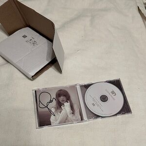Taylor Swift signed TTPD cd
